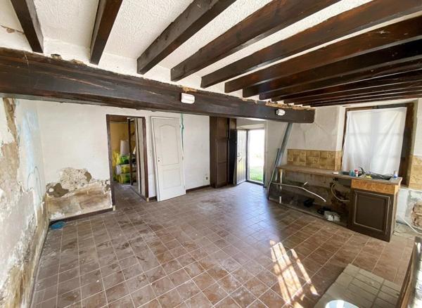 Vente                                                      Maison
                        
                     3 pièces                      71 m2                     à Meslay-le-Vidame