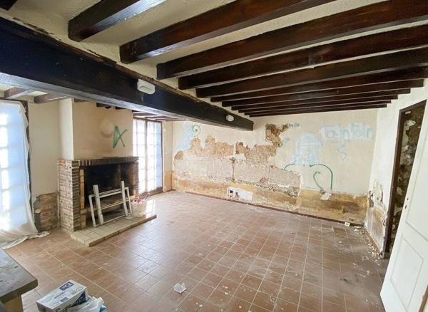 Vente                                                      Maison
                        
                     3 pièces                      71 m2                     à Meslay-le-Vidame