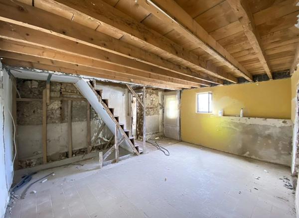 Vente                                                      Maison
                        
                     3 pièces                      71 m2                     à Meslay-le-Vidame
