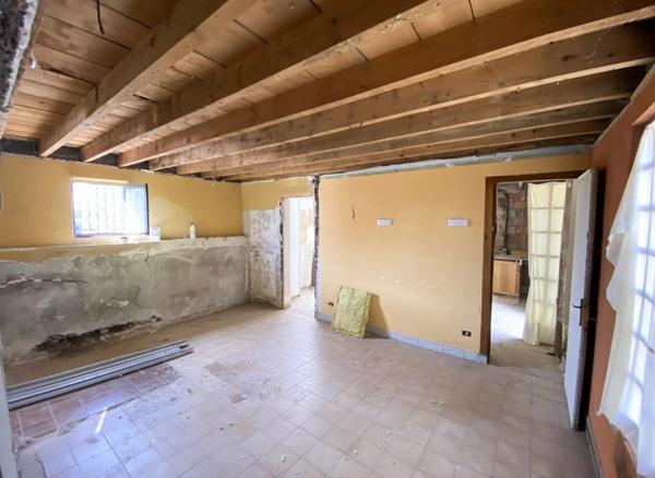 Vente                                                      Maison
                        
                     3 pièces                      71 m2                     à Meslay-le-Vidame
