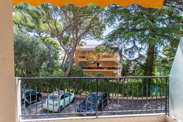 Cap D'Ail (06): Superbe Appartement 3 Pièces de 90m2 ,Piscine