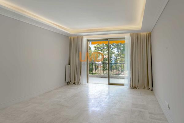 Cap D'Ail (06): Superbe Appartement 3 Pièces de 90m2 ,Piscine