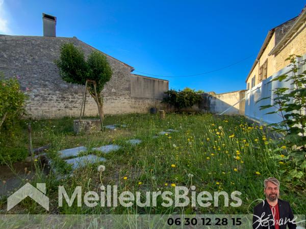Jonzac centre maison 40 m² 1 chambre avec garage et jardin arrière