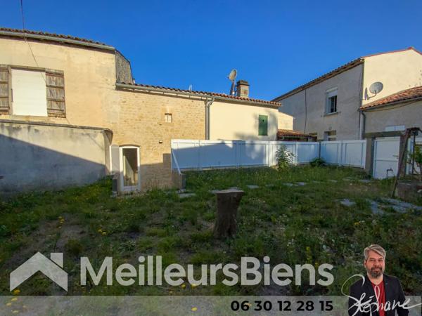 Jonzac centre maison 40 m² 1 chambre avec garage et jardin arrière