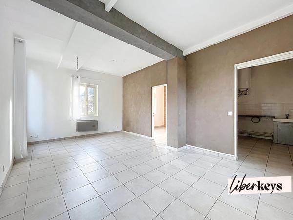 Immeuble de rapport – 2 appartements – 114 m² – Centre La Ferté-Vidame – Cour et jardin clos