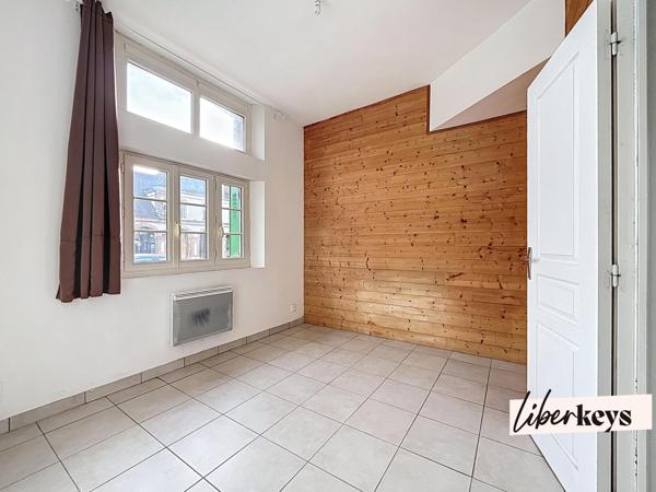 Immeuble de rapport – 2 appartements – 114 m² – Centre La Ferté-Vidame – Cour et jardin clos