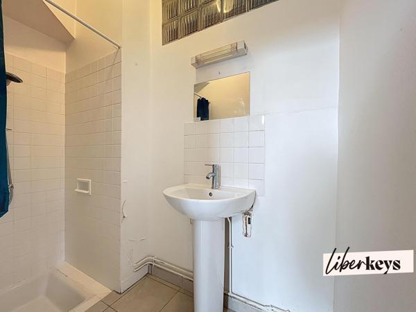 Immeuble de rapport – 2 appartements – 114 m² – Centre La Ferté-Vidame – Cour et jardin clos