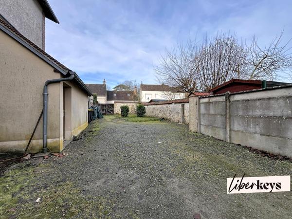 Immeuble de rapport – 2 appartements – 114 m² – Centre La Ferté-Vidame – Cour et jardin clos