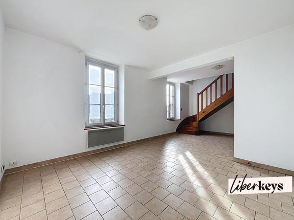 Immeuble de rapport – 2 appartements – 114 m² – Centre La Ferté-Vidame – Cour et jardin clos