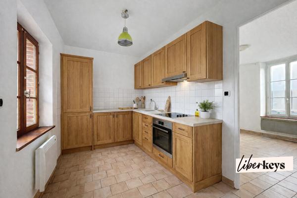 Immeuble de rapport – 2 appartements – 114 m² – Centre La Ferté-Vidame – Cour et jardin clos