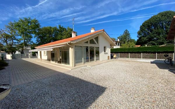 Maison à vendre    4 pièces •  Pessac