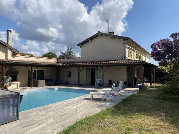 Maison à vendre |  Les Églisottes-et-Chalaures |  8 pièces | 220 m²