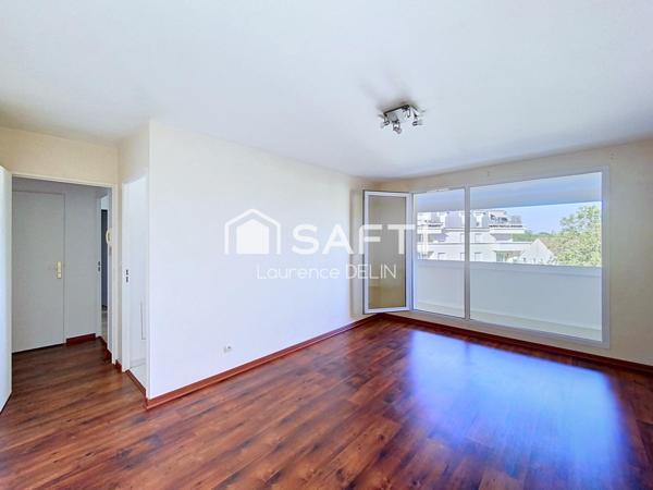 CHARMANT APPARTEMENT T2 PROCHE RER ET COMMODITE