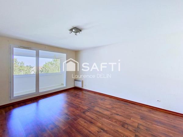 CHARMANT APPARTEMENT T2 PROCHE RER ET COMMODITE