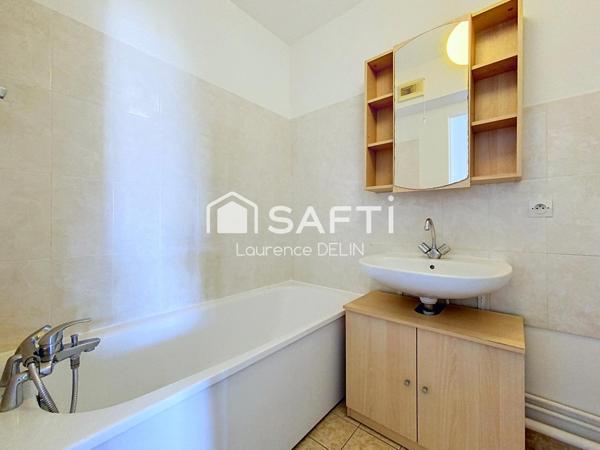 CHARMANT APPARTEMENT T2 PROCHE RER ET COMMODITE