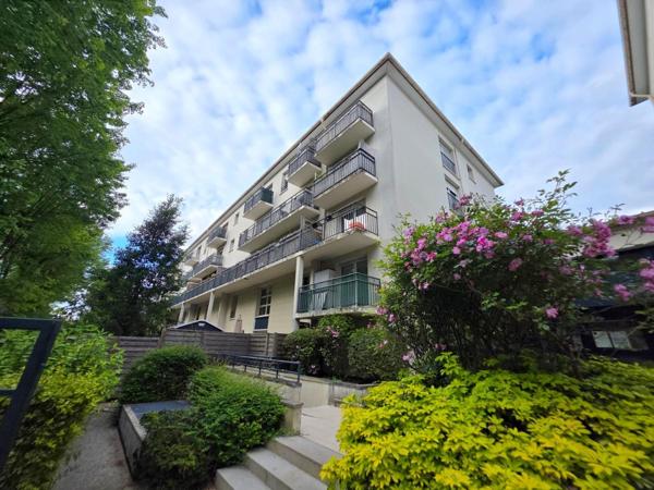 Appartement F2, 45 m² sans vis à vis et Lumineux.