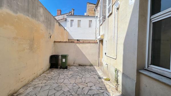 A LOUER MAISON DE VILLE DE 7 PIÈCES AVEC CAVE ET TERRASSE - BORDEAUX QUARTIER SAINT JEAN ET SACRE COEUR , Bordeaux A LOUER MAISON DE VILLE DE 7 PIÈCES AVEC CAVE ET TERRASSE - BORDEAUX QUARTIER SAINT JEAN ET SACRE COEUR , Bordeaux