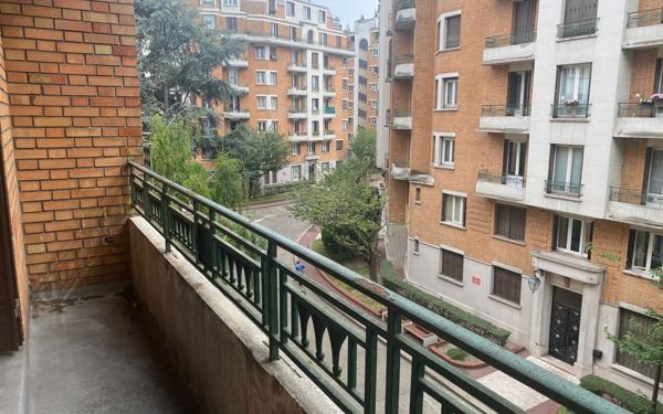 Appartement à vendre    4 pièces • 103,65 m2 Paris 19