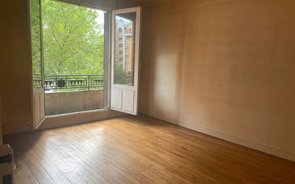 Appartement à vendre    4 pièces • 103,65 m2 Paris 19