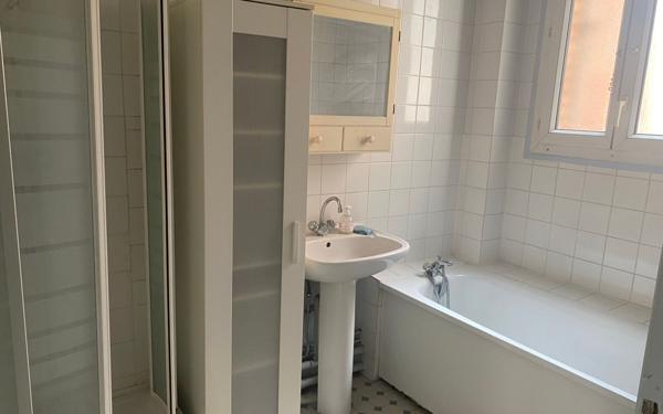 Appartement à vendre    4 pièces • 103,65 m2 Paris 19