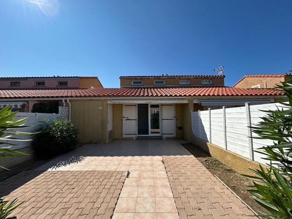 Maison 3 pièces, jardin, patio commun + place de parking et piscine collective