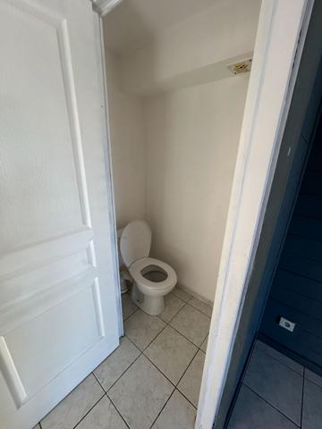 Maison 3 pièces, jardin, patio commun + place de parking et piscine collective