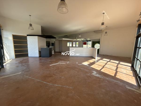 Local commercial à louer 247 m²