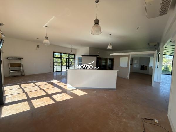 Local commercial à louer 247 m²
