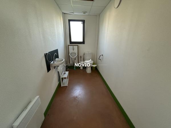 Local commercial à louer 247 m²