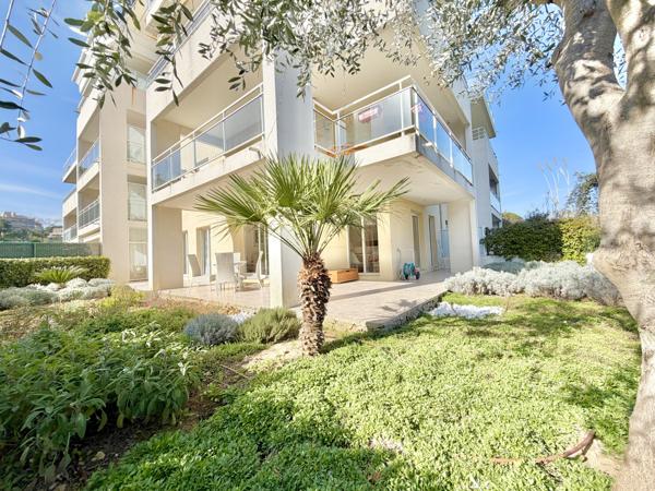 Antibes (06600) ANTIBES COMBES STANDING 3P 65M2 Piscine pool house GARAGE et Parking Privatif