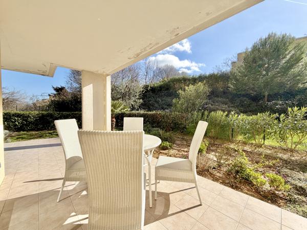 Antibes (06600) ANTIBES COMBES STANDING 3P 65M2 Piscine pool house GARAGE et Parking Privatif