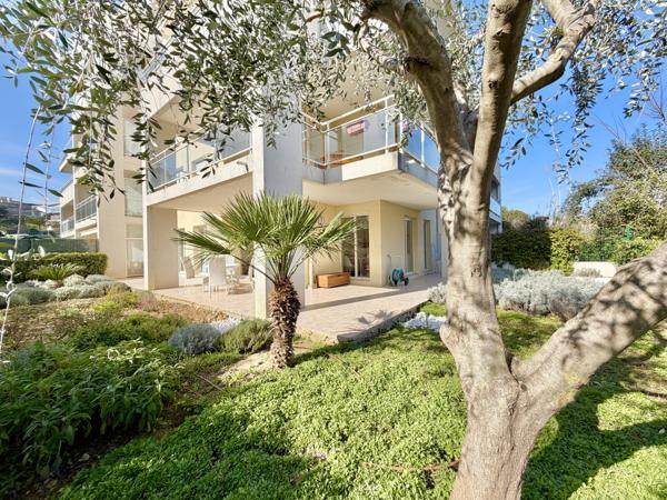 Antibes (06600) ANTIBES COMBES STANDING 3P 65M2 Piscine pool house GARAGE et Parking Privatif