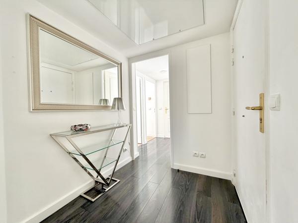 Antibes (06600) ANTIBES COMBES STANDING 3P 65M2 Piscine pool house GARAGE et Parking Privatif