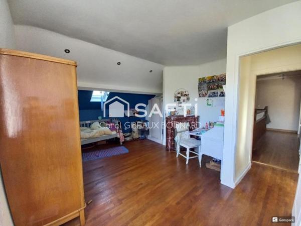 Pavillon 6 chambres avec grand jardin au coeur de Châteaudun