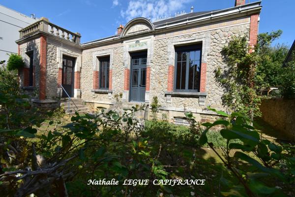 CHALLANS , ( 85 ) Vendée centre ville à vendre Maison vente à terme libre 123 m² , terrain 375 m² puits