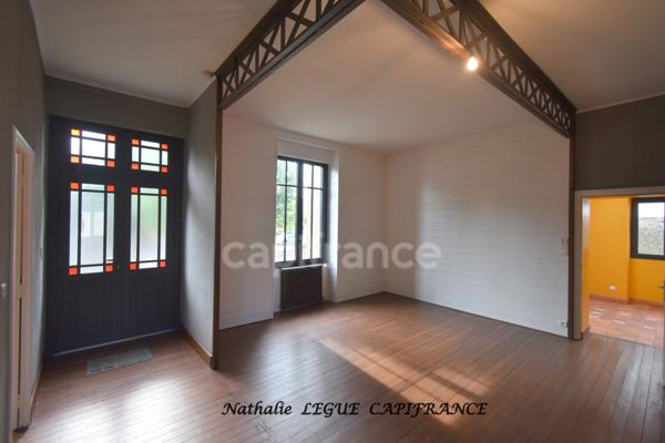CHALLANS , ( 85 ) Vendée centre ville à vendre Maison vente à terme libre 123 m² , terrain 375 m² puits