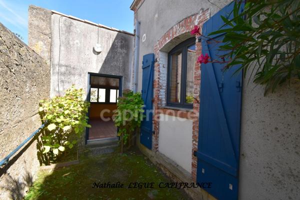 CHALLANS , ( 85 ) Vendée centre ville à vendre Maison vente à terme libre 123 m² , terrain 375 m² puits