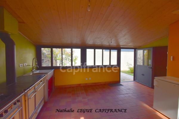 CHALLANS , ( 85 ) Vendée centre ville à vendre Maison vente à terme libre 123 m² , terrain 375 m² puits