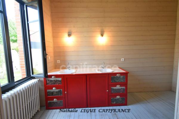 CHALLANS , ( 85 ) Vendée centre ville à vendre Maison vente à terme libre 123 m² , terrain 375 m² puits