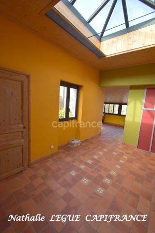 CHALLANS , ( 85 ) Vendée centre ville à vendre Maison vente à terme libre 123 m² , terrain 375 m² puits