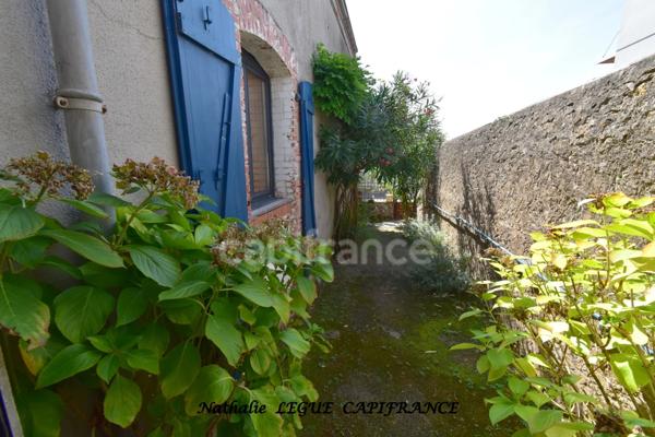 CHALLANS , ( 85 ) Vendée centre ville à vendre Maison vente à terme libre 123 m² , terrain 375 m² puits