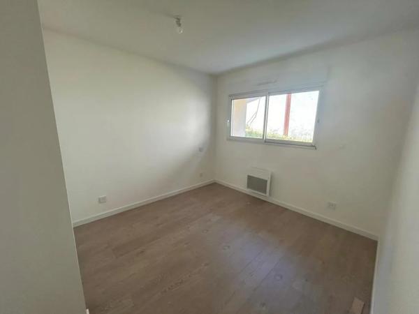 Appartement à louer à Chapelle-Villars (42410)