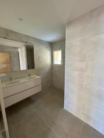 Appartement à louer à Chapelle-Villars (42410)