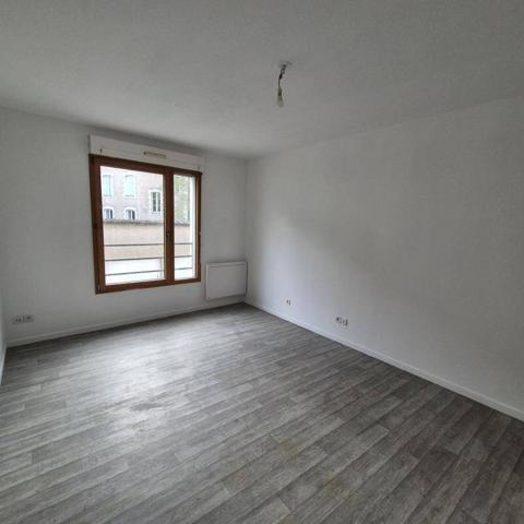 Appartement 1 pièce                                        - 44000 Nantes - Guist'hau Réf : 11609