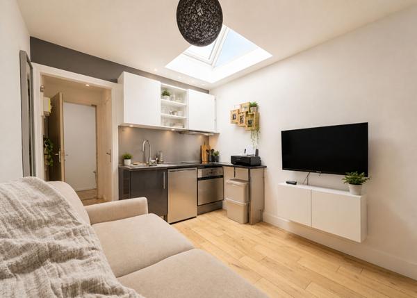 Studio 15m2 , calme et lumineux, rue Oberkampf