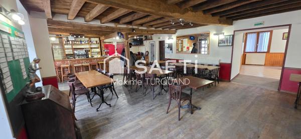 Immeuble pour investisseur ou projet commercial 290 m² comprenant 1 habitation et une surface commerciale réhabilitable en habitation.