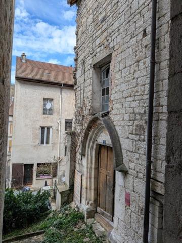 ancienne maison des templiers à SALINS LES BAINS (JURA )