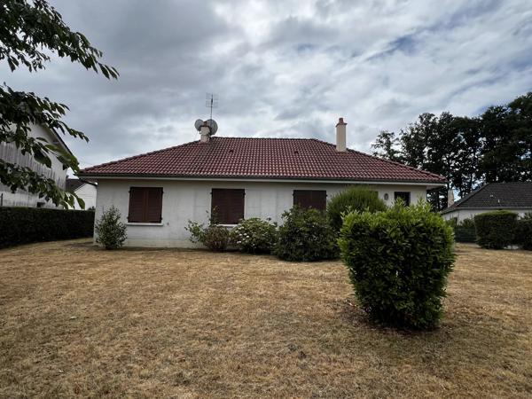Pavillon de plain-pied avec deux chambres, situé aux abords de Bellac