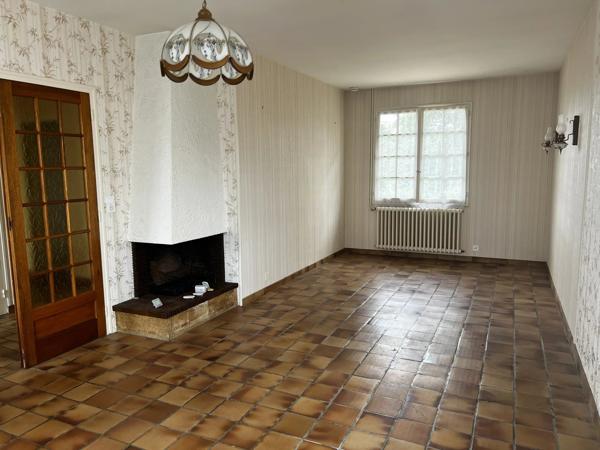 Pavillon de plain-pied avec deux chambres, situé aux abords de Bellac