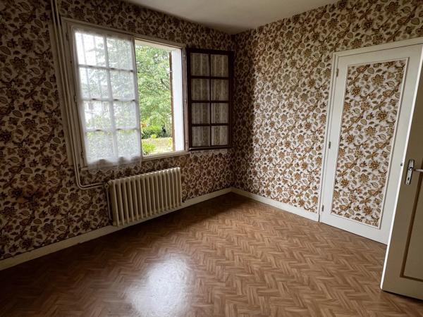 Pavillon de plain-pied avec deux chambres, situé aux abords de Bellac